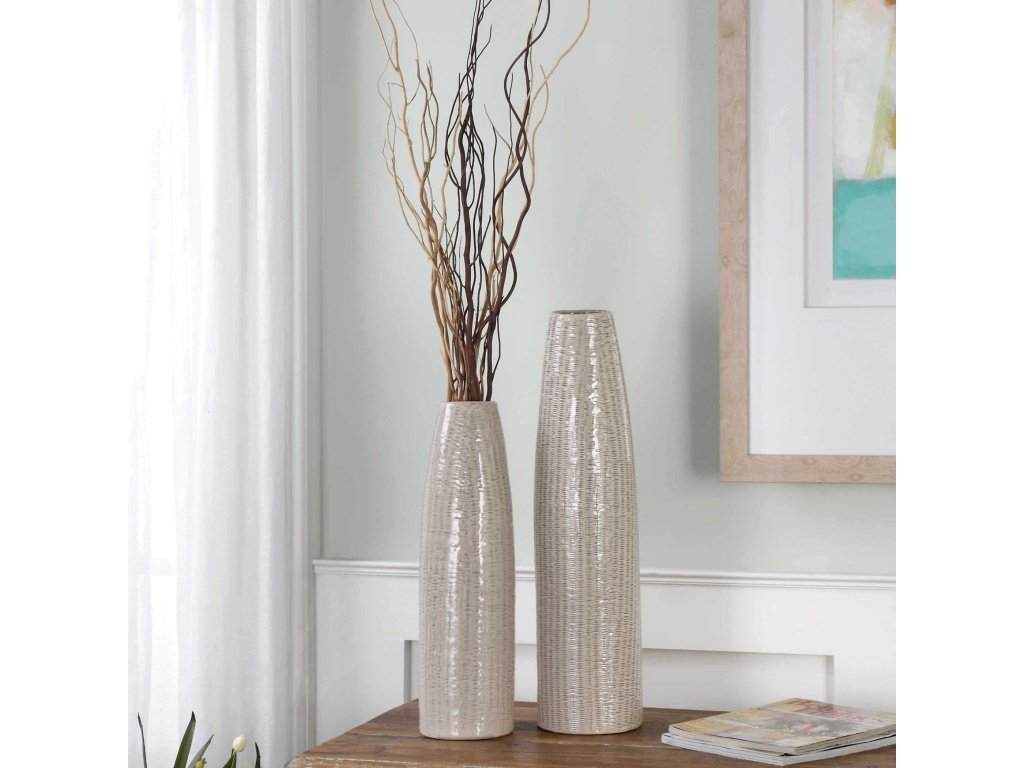 Sara Vases, S/2
