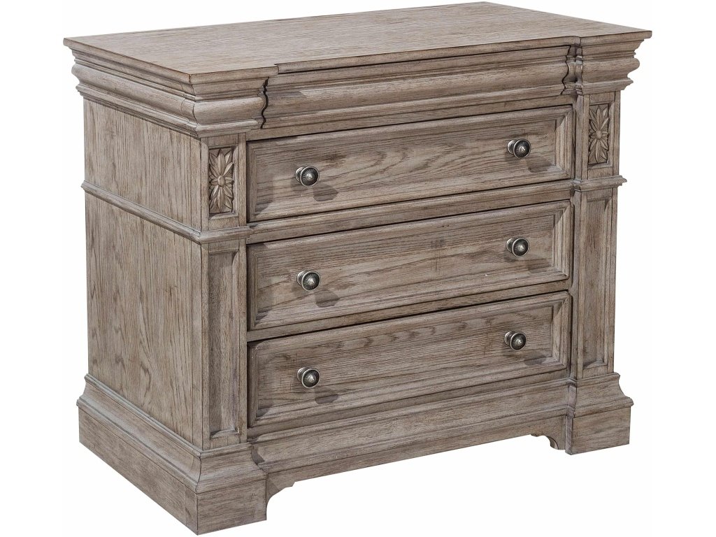 Kingsbury 4 Drawer Bachelor's Chest